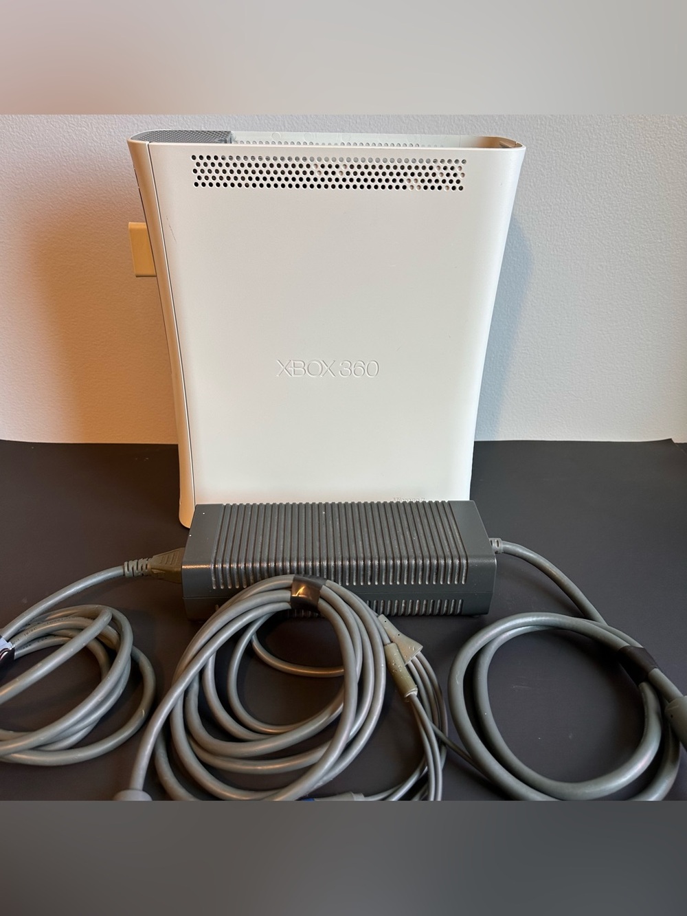 Xbox 360 White Console Bundle w/ Memory Unit & Cables/ Tested & Working